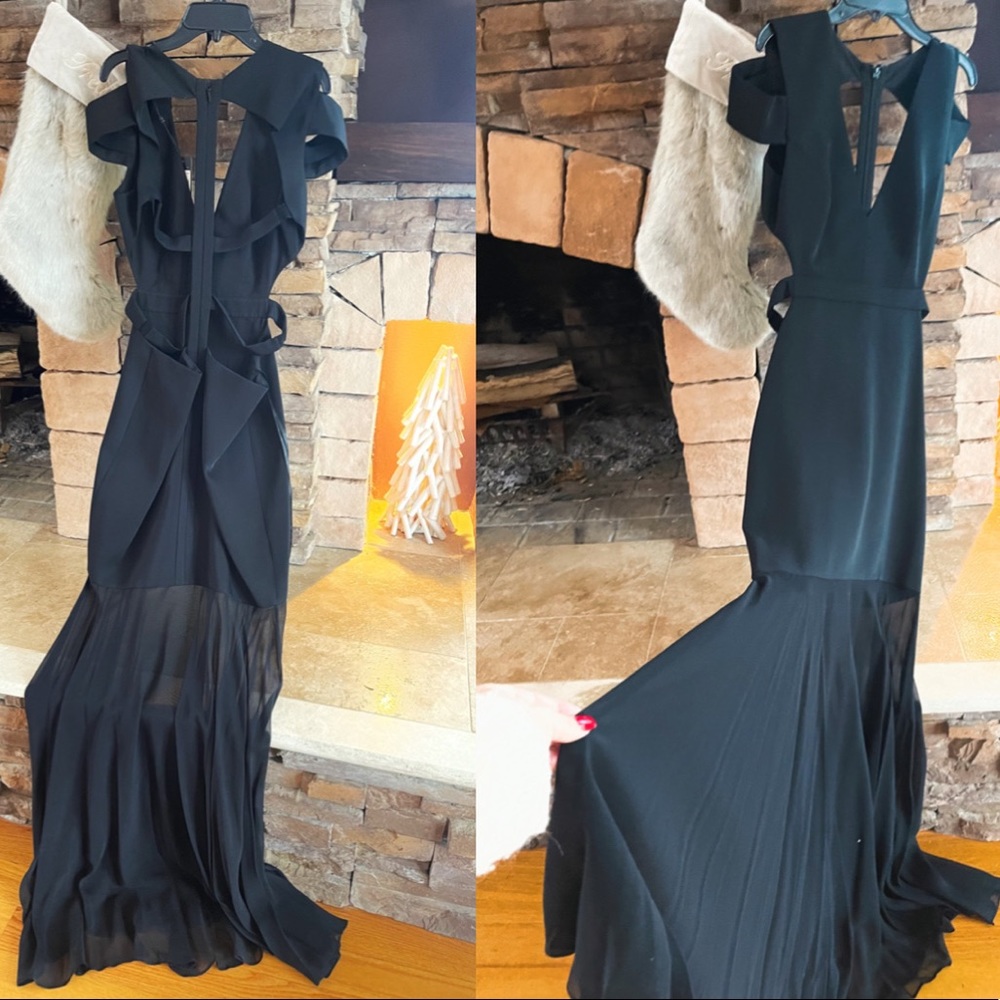 BCBG MAXAZARIA BLACK OPEN BACK STRAPPY GOWN SIZE 10 NWT